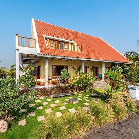 Saffronstays Happy Fields, Pune - Luxury Farmstay With Farm To Table Food Eksteriør bilde